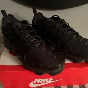 Nike Air Vapormax, Black/Black/Dark Gray, Size 10US